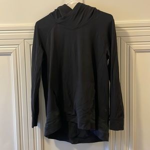 Lululemon black pull over sweatshirt size 6